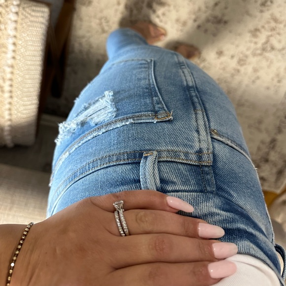 New🍁Gorgeous light wash denim - Picture 4 of 10